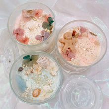 Load image into Gallery viewer, XL Jar with Ginger man decorationđ
đ ăDouble wicksăChoose fragrance