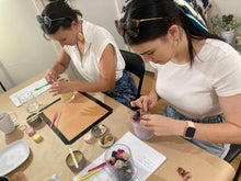 Load image into Gallery viewer, Decorative Soy Candle Making Workshop
